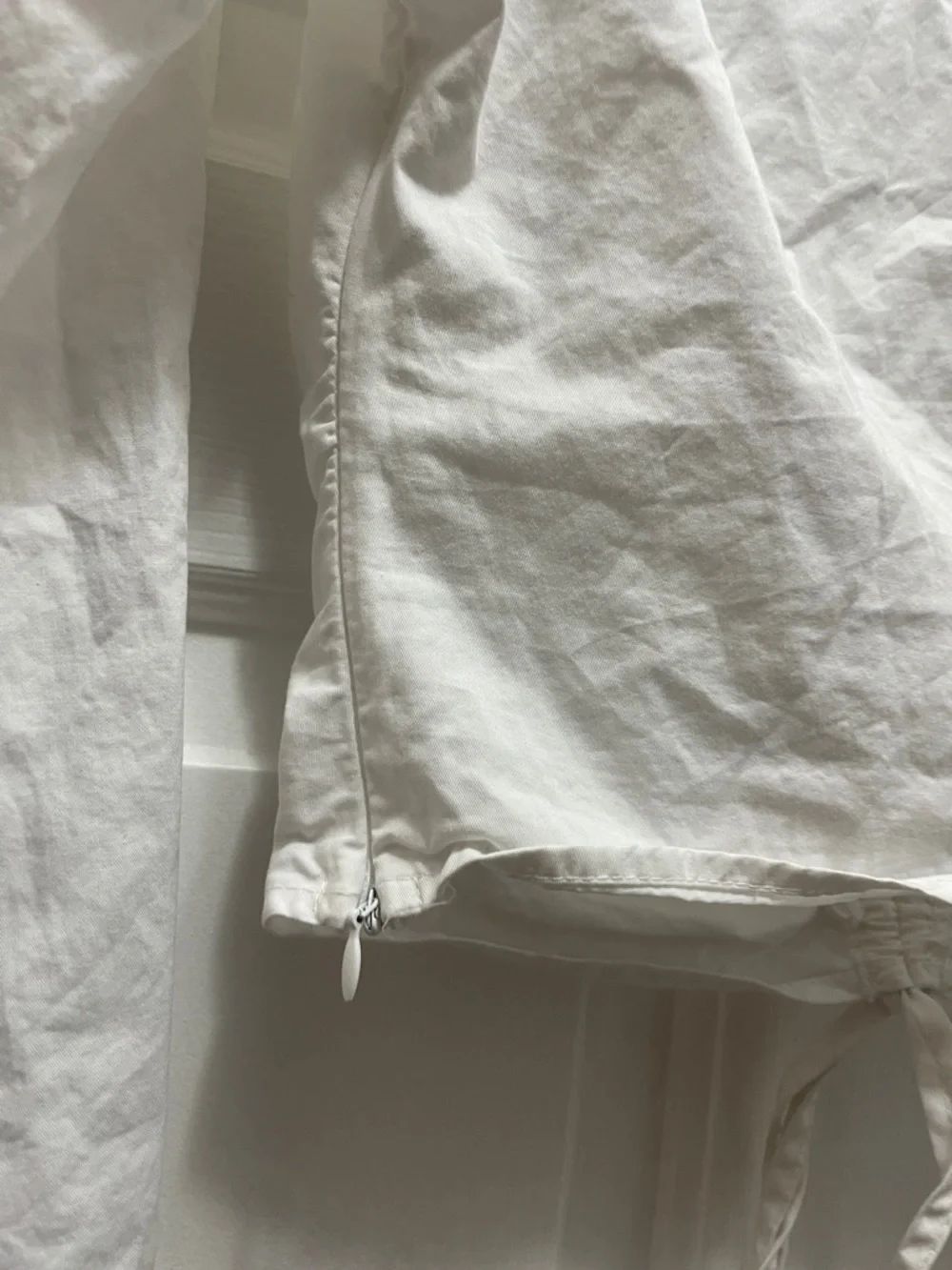 Women's White Ruched Drawstring Crop Top - Picture 4 of 5
